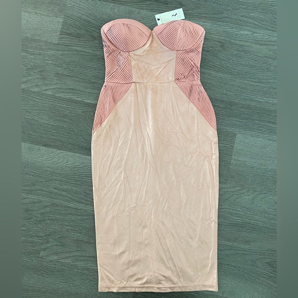 Sexy feminine textured panel body con dress